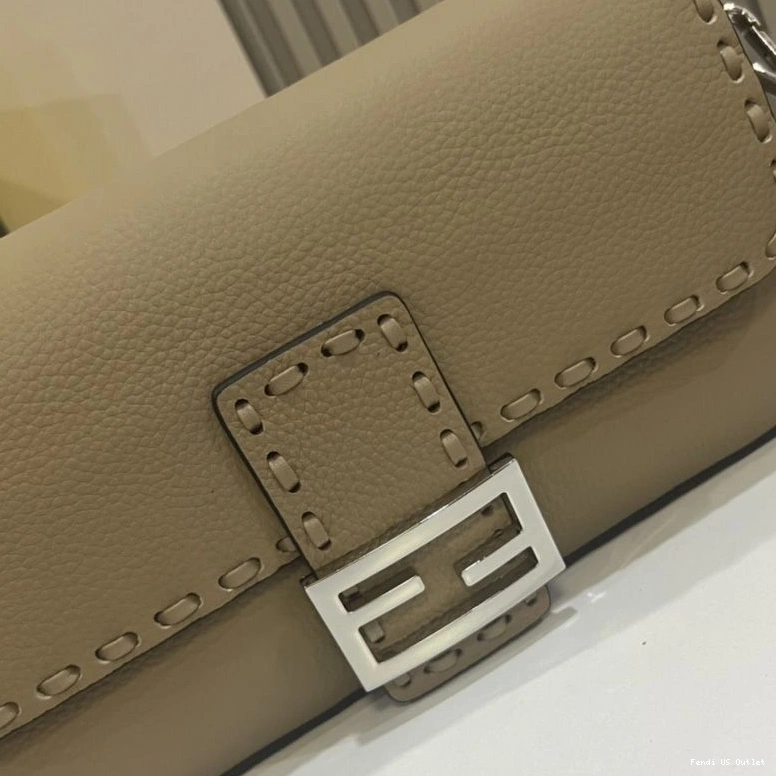 Vintage HOT Bag Baguette Selleria Leather Fendi Cuoio In Khaki Medium Romano 0804
